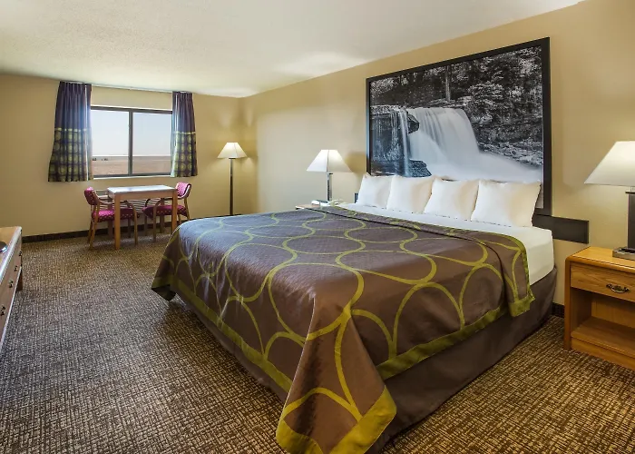 Super 8 By Wyndham Remington
